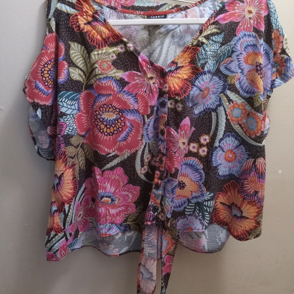 Torrid Floral Women's Shorts - Multicolor - Picture 2 of 2